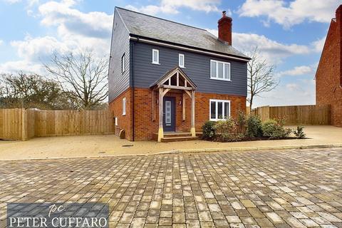 5 bedroom detached house for sale, Walnut Tree Close, Nazeing EN9