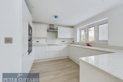 undefined, Walnut Tree Close, Nazeing EN9