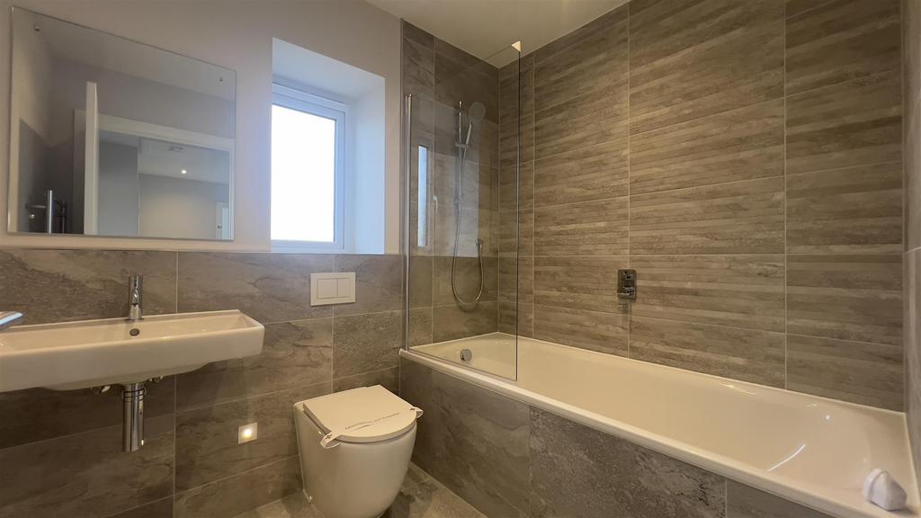 Luxurious Family Bathroom