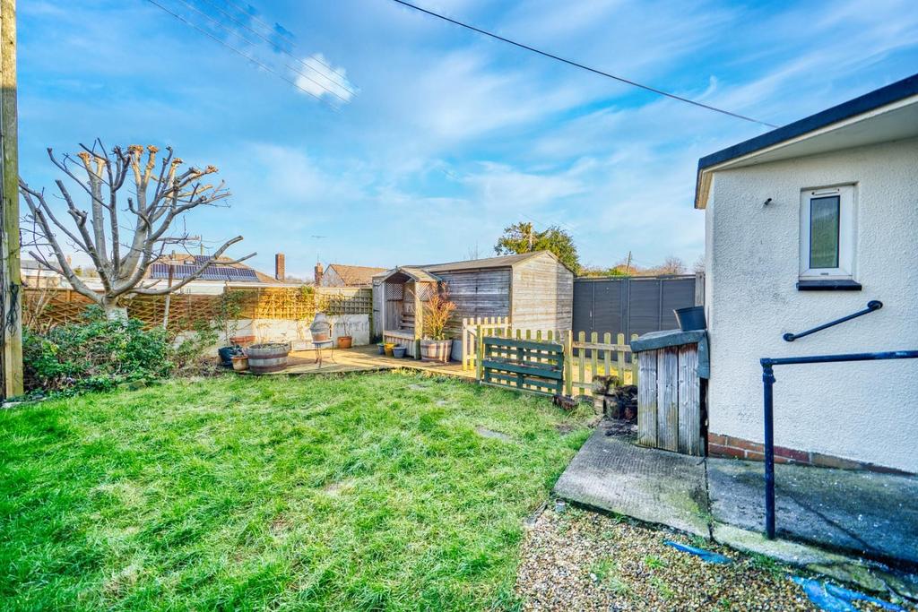 32 Grenville Avenue - Mark Templer X Photo CB 33.jp
