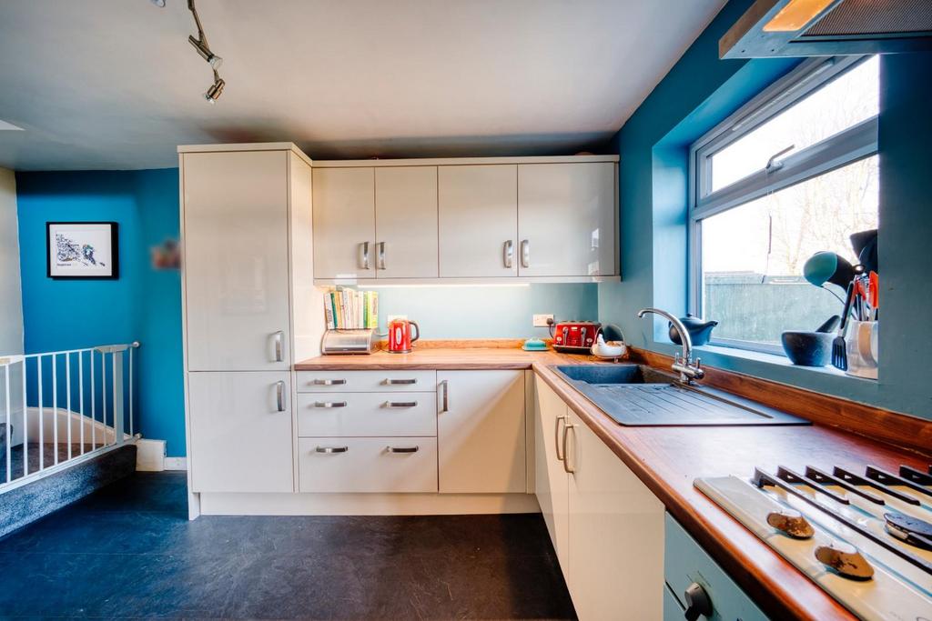 32 Grenville Avenue - Mark Templer X Photo CB 11.jp