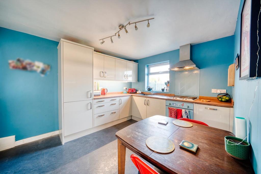 32 Grenville Avenue - Mark Templer X Photo CB 7.jpe