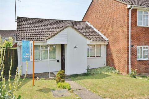 2 bedroom semi-detached bungalow to rent, Erica Road, St. Ives