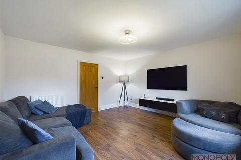 14 Bickleywood Drive, Wrexham, LL13 9XA