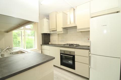 4 bedroom flat share to rent, Cherry Court, Pitt Crescent, SW19