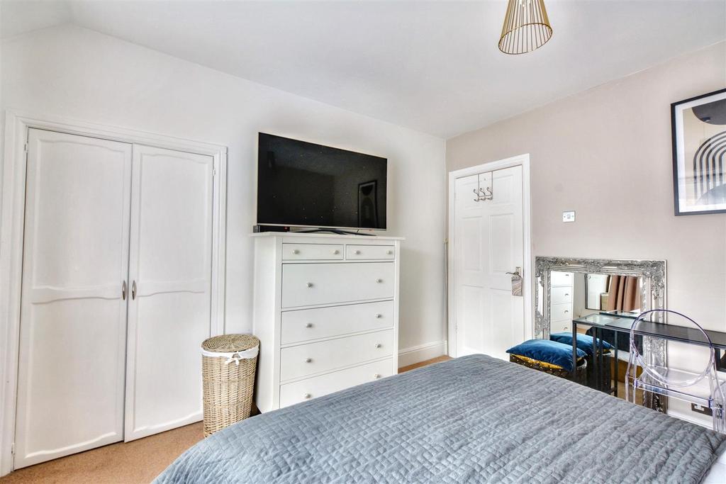 Bedroom 1 2.jpeg
