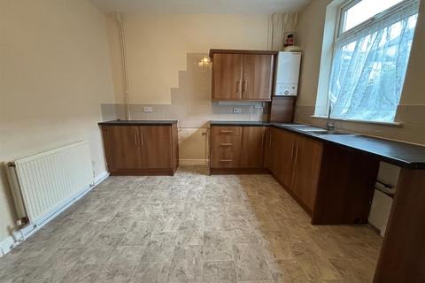 2 bedroom terraced house to rent, Willow Grove, Princes Road, Hull