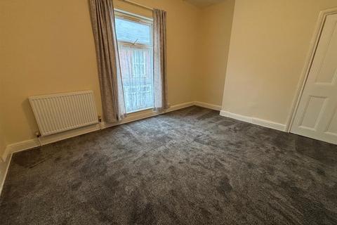 2 bedroom terraced house to rent, Willow Grove, Princes Road, Hull