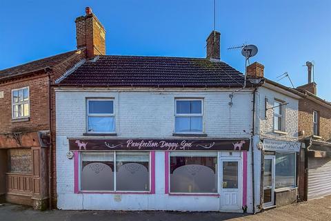 Shop to rent, North Street, Leighton Buzzard