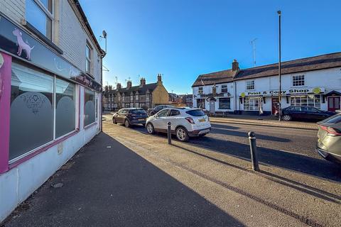 Shop to rent, North Street, Leighton Buzzard