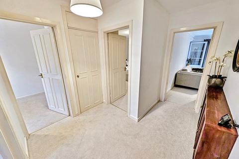 2 bedroom flat for sale, Bournemouth