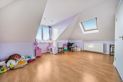 12 Woodmere Close, Croydon, CR0 7PN
