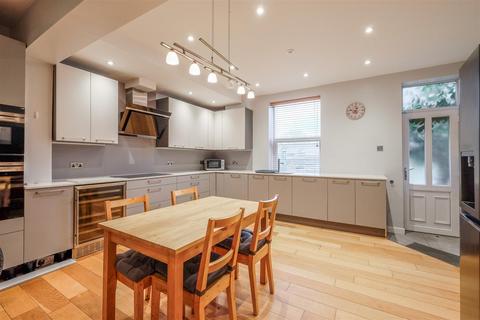 2 bedroom terraced house for sale, Westbourne Grove, Halifax