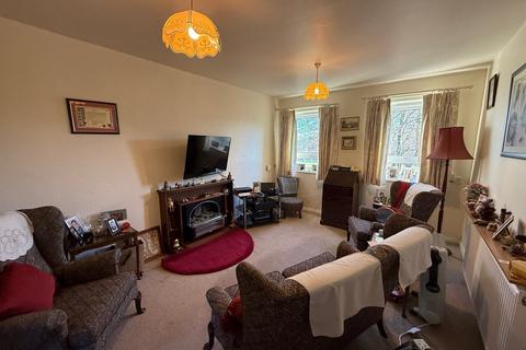 2 bedroom flat for sale, Manor Court, Bingley BD16