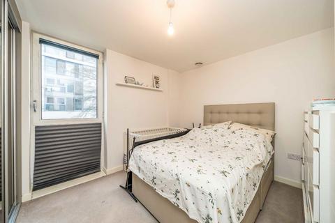 1 bedroom flat for sale, Ealing Road, Brentford TW8