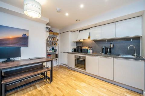 1 bedroom flat for sale, Ealing Road, Brentford TW8