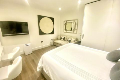 Studio for sale, London WC1N