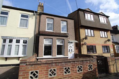 3 bedroom end of terrace house to rent, Pretoria Road, Romford, Essex, RM7