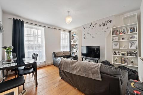 2 bedroom flat for sale, Stamford Hill, London, N16