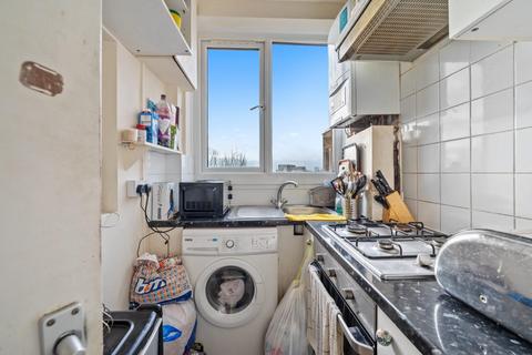 2 bedroom flat for sale, Warwick Grove, London, E5