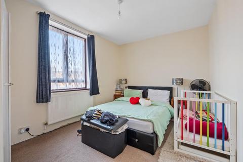 2 bedroom flat for sale, Warwick Grove, London, E5