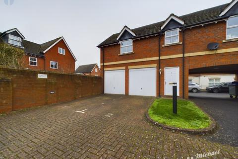 2 bedroom coach house for sale, Alder Road, Weston Turville, Aylesbury, Buckinghamshire