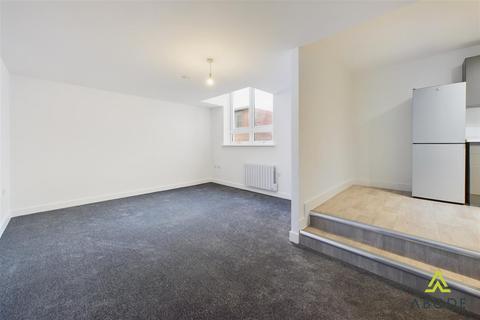 2 bedroom flat to rent, Fleet Street, Burton Upon Trent DE14