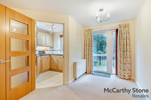 1 bedroom apartment for sale, Oakfield, Sale