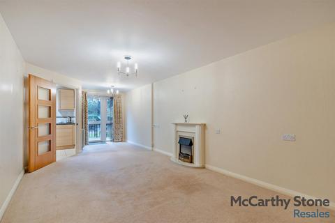 1 bedroom apartment for sale, Oakfield, Sale