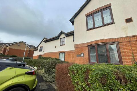 1 bedroom apartment to rent, David Close, Harlington UB3