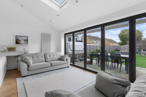 13 Leyburn Close, Cambridge, CB1 9XR