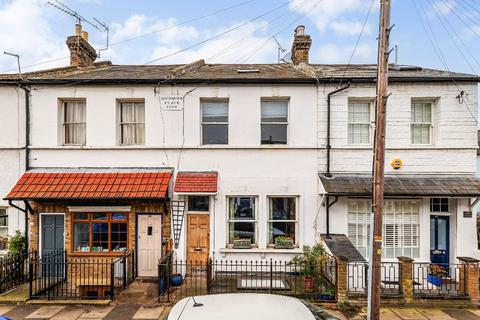42 Winchester Road, Twickenham, TW1 1LF