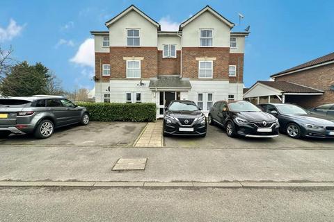 1 bedroom flat for sale, Tollgate Drive, Hayes, UB4 0NW