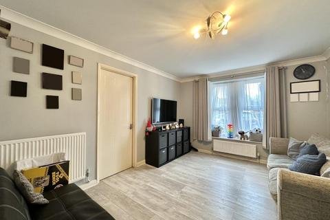 1 bedroom flat for sale, Tollgate Drive, Hayes, UB4 0NW