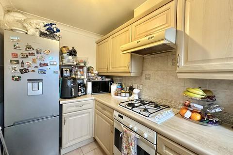 74 Tollgate Drive, Hayes, UB4 0NW