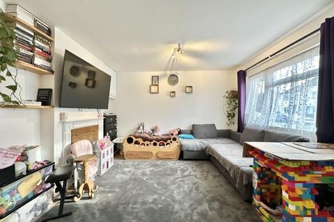 2 bedroom maisonette for sale, The Crescent , Harlington, Middlesex, UB3 5NB