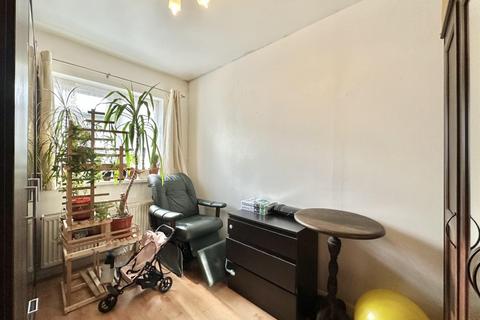 54 The Crescent, Harlington, Hayes, UB3 5NB