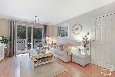 15 Cedar Court, Epping, CM16 4HL