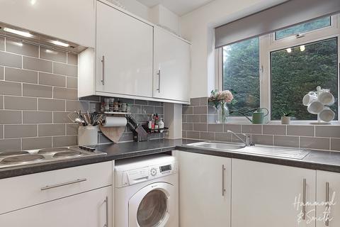 15 Cedar Court, Epping, CM16 4HL