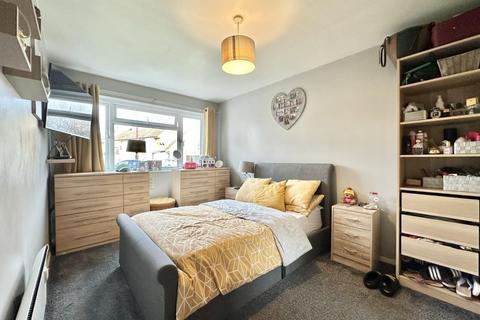 2 bedroom maisonette for sale, Manse Close, Harlington, UB3 5ED