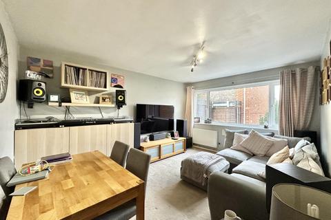 2 bedroom maisonette for sale, Manse Close, Harlington, UB3 5ED