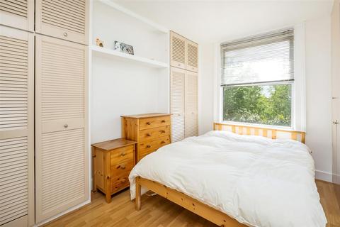 2 bedroom flat for sale, Bathurst Gardens, Kensal Rise, London