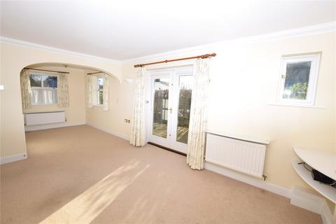 3 bedroom retirement property for sale, Cromwell Gardens, Steeple Drive, Alton, Hampshire, GU34