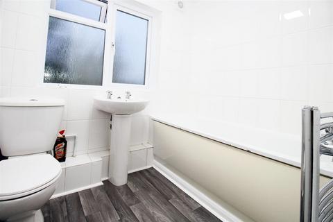 70 Belstedes, Basildon, SS15 5LG