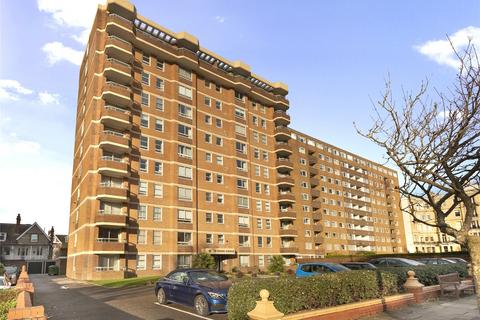 2 bedroom flat to rent, Grand Avenue, Hove, East Sussex, BN3