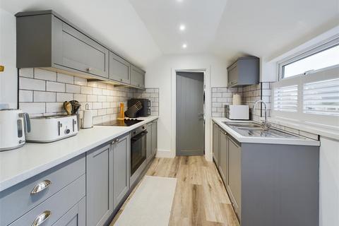 2 bedroom end of terrace house for sale, 58 East Street, Leven, Beverley, HU17 5NG