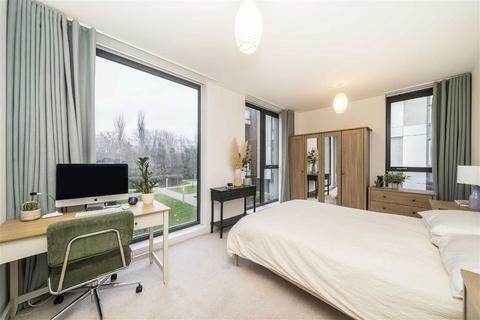 3 bedroom flat to rent, Quebec Way, London SE16