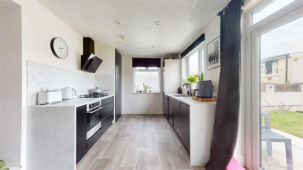 Kitchen/Breakfast Area