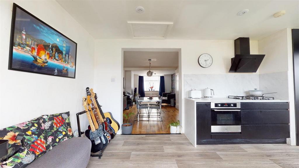 Kitchen/Breakfast Area