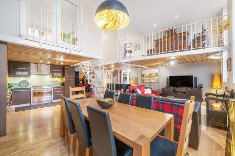 Flat 3, Alpha House, 4 Beta Place, London, SW4 7QN